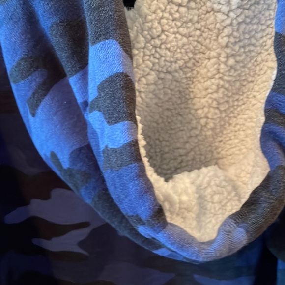 PINK Victoria’s Secret hoodie - Picture 6 of 7